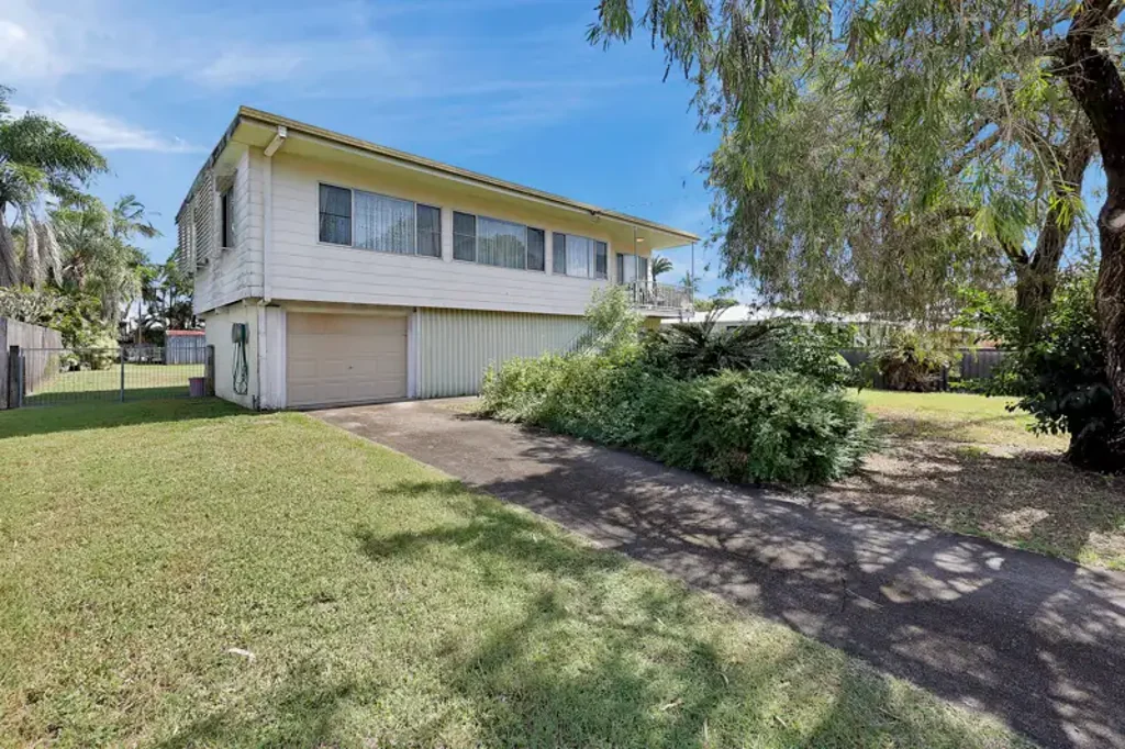 25 Bourke Street, Blacks Beach, QLD 4740