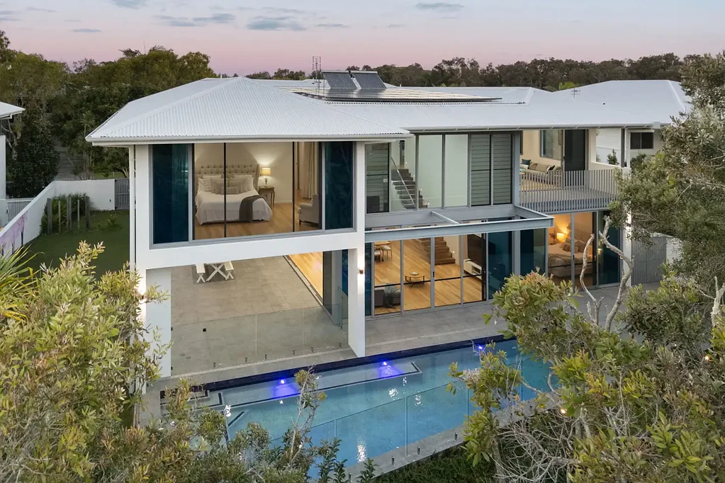 Yaroomba 7 Bedroom Architectural Coastal Retreat, Steps from the Sand