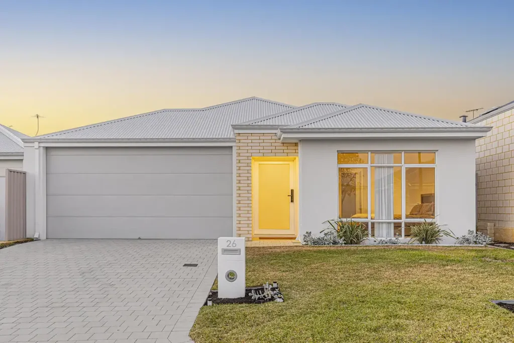 Sinagra 4 Bedroom Near New Home in the heart of Garden Park Grove