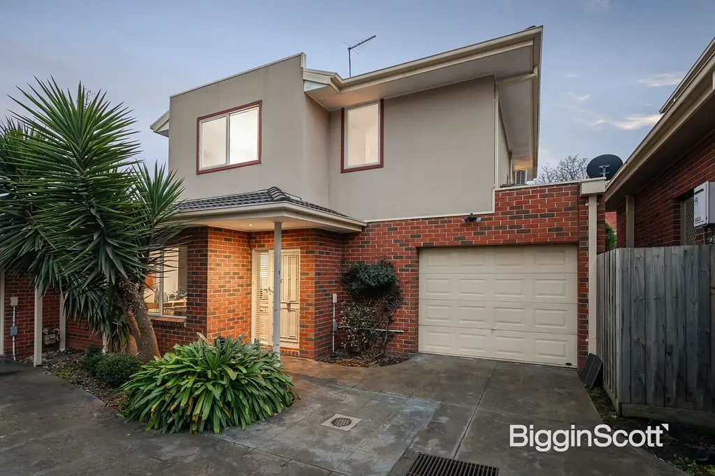 2/72 Ayr Street, Doncaster, VIC 3108