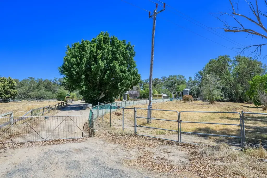 Bullsbrook 4房  20 ACRE PROPERTY WITH ELLENBROOK FRONTAGE