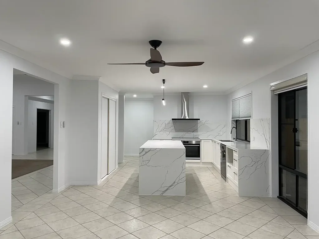 Forest Lake 4部屋 Fully Renovated Home – Stylish, Modern & Move-In Ready