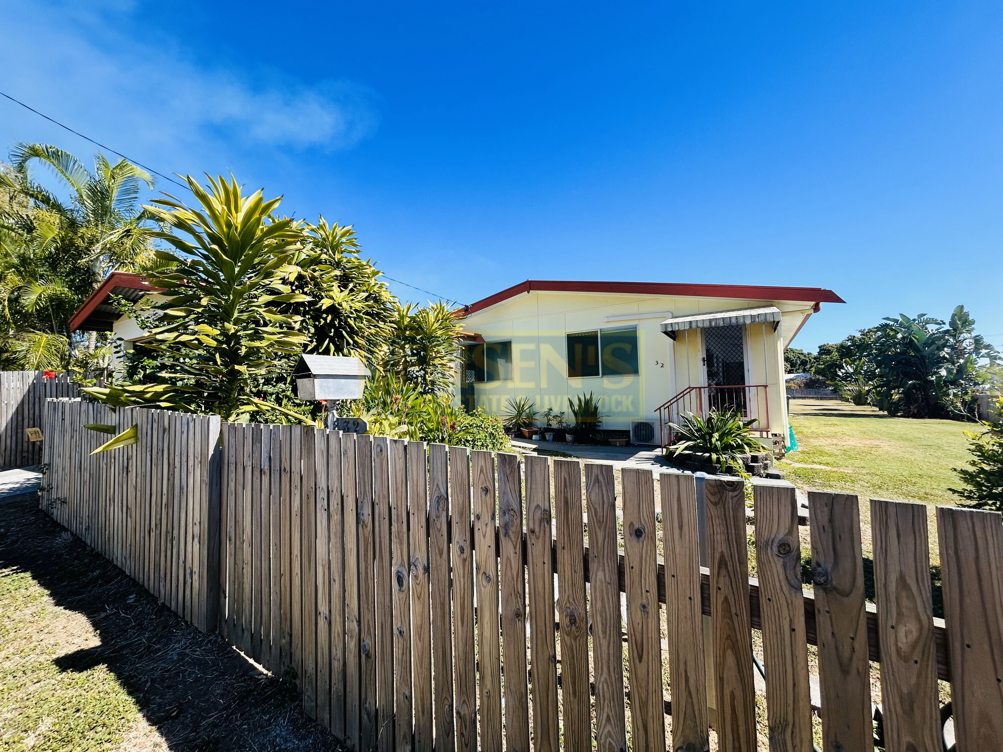 32 OXFORD ST, CHARTERS TOWERS CITY QLD 4820, 0 chambres, 0 salles de bain, House