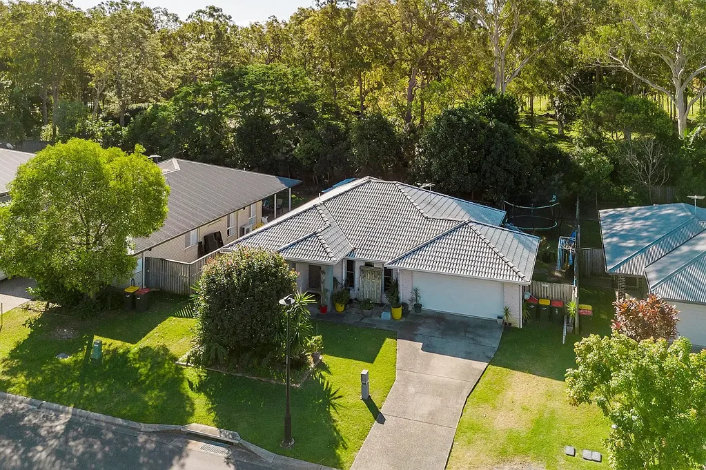 Burpengary 4બેડરૂમ Expansive family home on Acqua