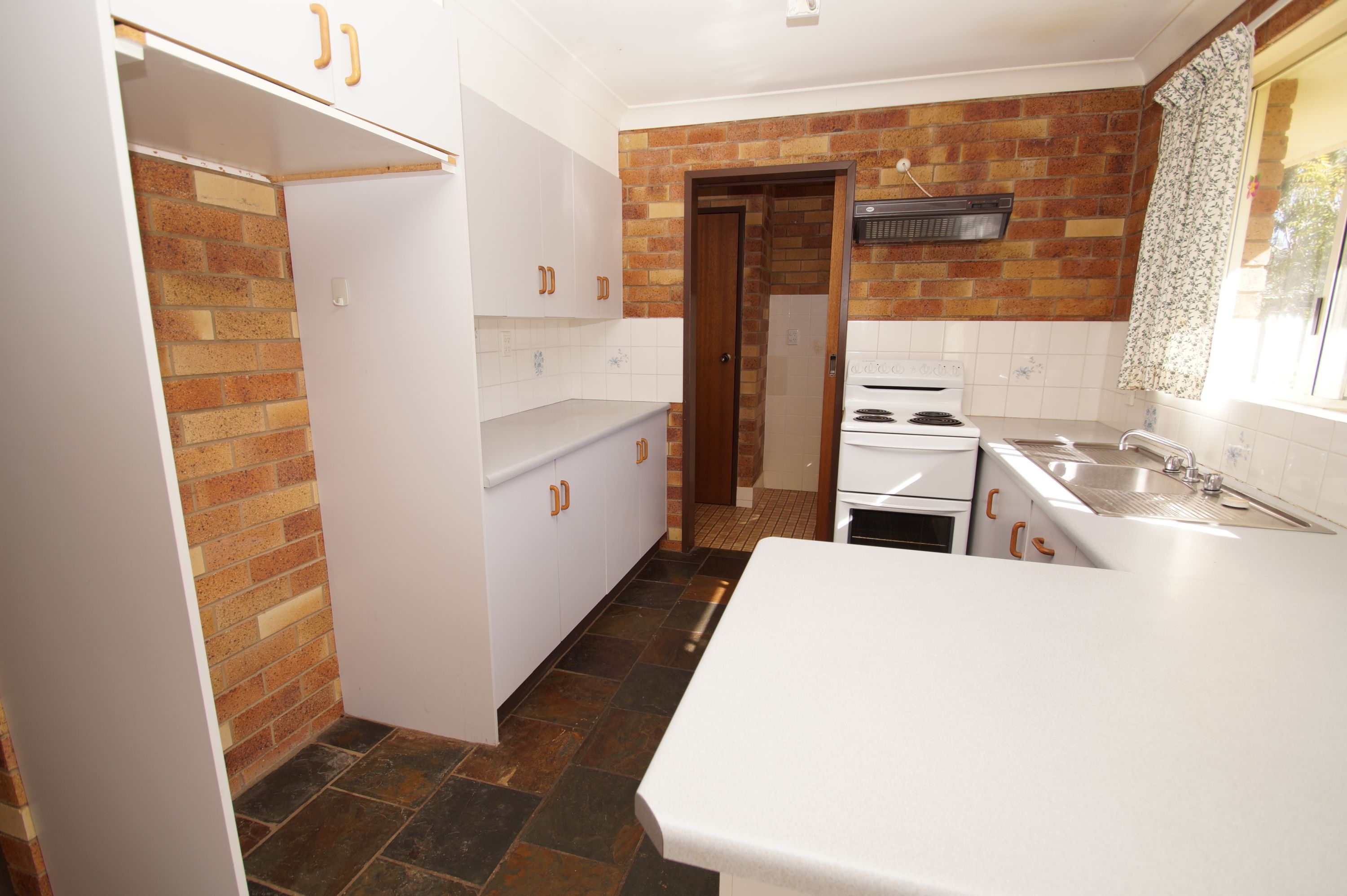 UNIT 1 2 BARCLAY ST, ARMIDALE NSW 2350, 0部屋, 0バスルーム, Unit