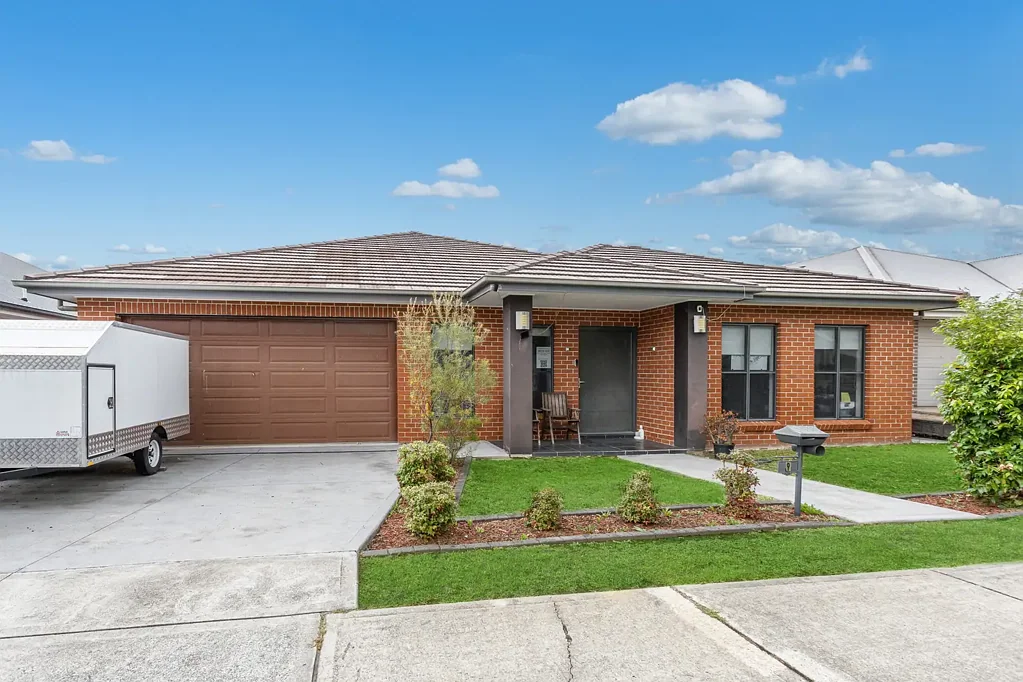 Jordan Springs 4chambre Spacious Contemporary Family Haven with Large Backyard in Prime Jordan Springs Location