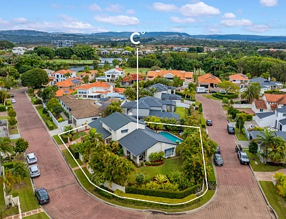 38 Meadowview Drive, Carrara, QLD 4211, 4 Kuwarto, 2 Banyo, House