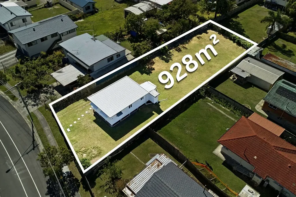 Woodridge 2Moenga Ready to Move In | Large Block with Development Potential ( Subject to council approval )