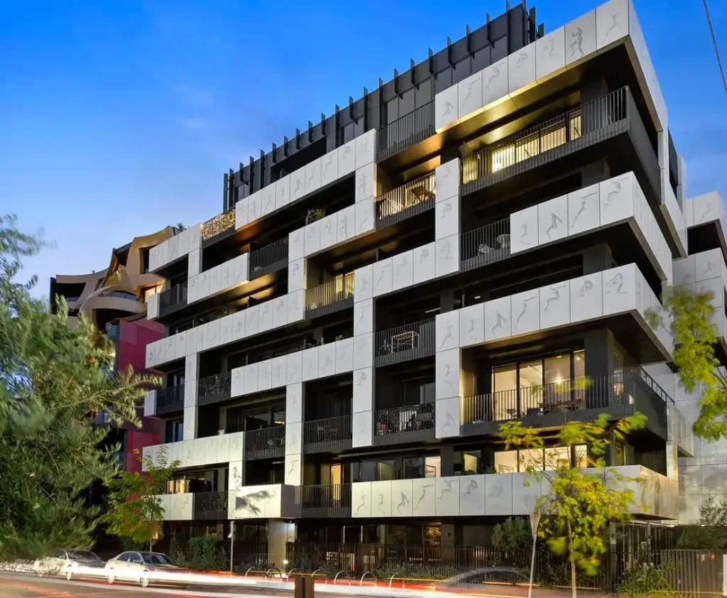 Stunning One-Bedroom Apartment in South Melbourne – Steps from Clarendon Street & Market