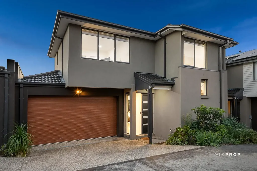 Ringwood East 3Zimmer Contemporary, Turnkey Living with Exceptional Storage, Privacy & Lifestyle Convenience