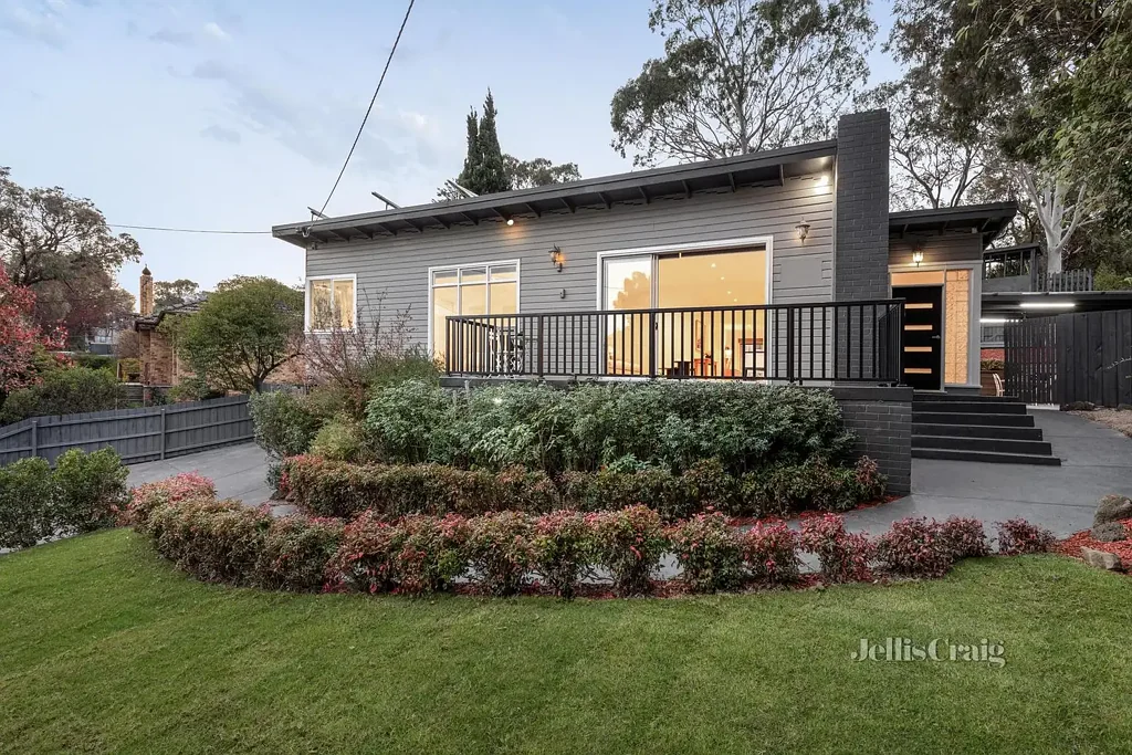 31 Mountain View Road, Montmorency, VIC 3094