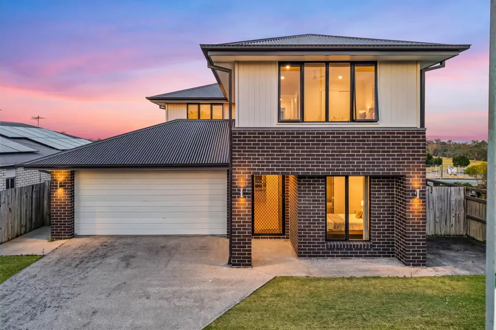 Spring Mountain 4Kwarto Prestigious Metricon Living in the Heart of Spring Mountain