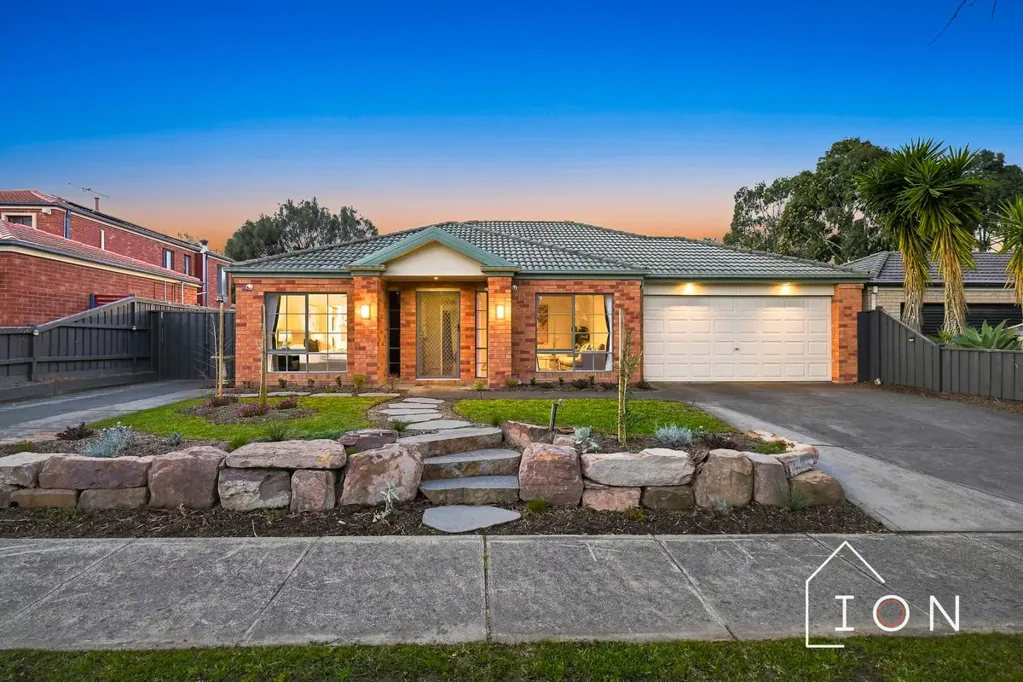 Narre Warren South 4房 带上船只、大篷车和工具——这里空间充足，应有尽有 Bring the Boat, the Caravan and the Tools - This One Has Room for Everything