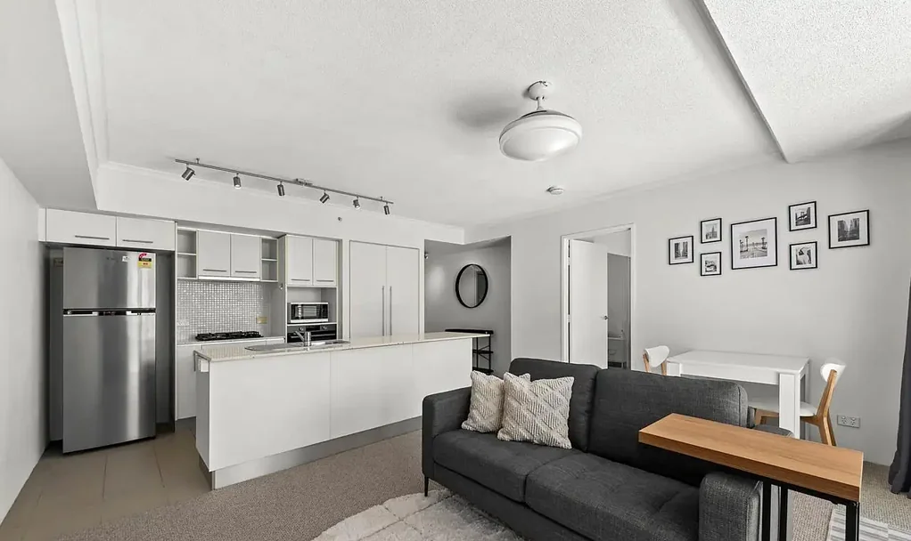 Stylish One-Bedroom Apartment with Breathtaking City Views - Fully Furnished