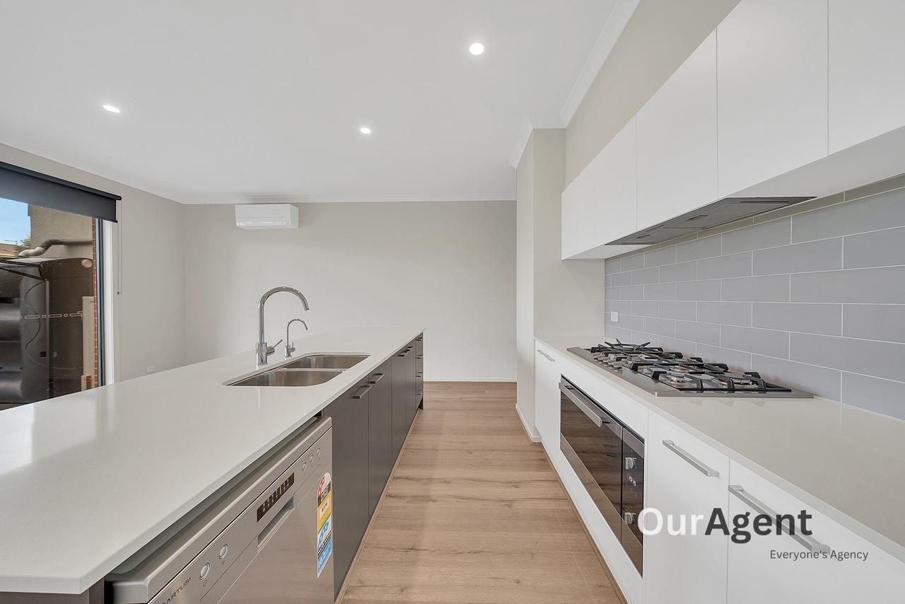 54 CUSHEN PL, BROADMEADOWS VIC 3047, 0部屋, 0バスルーム, Townhouse