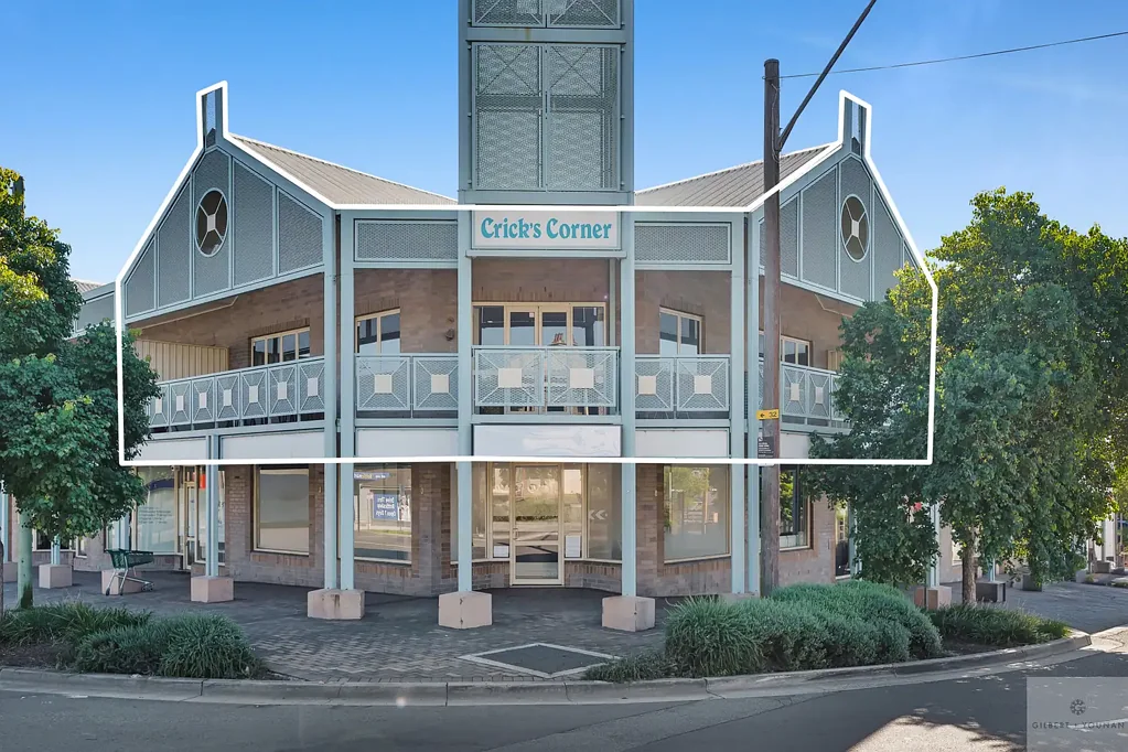 Camden 2房 Camden核心地段 超大两居室 开放式起居佳境 51平阳台视野佳 安全车位 增值潜力无限 Auction | Prime Camden Living with Space, Outlook & Untapped Potential