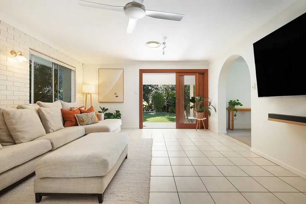 Burleigh Waters 3房  Space, Lifestyle & Endless Potential in Prime Burleigh Waters Location