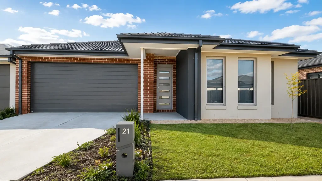 Modern & Spacious Family Home in a Convenient Clyde Location