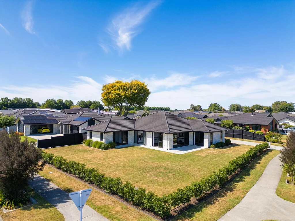 Executive 4-Bedroom Family Home