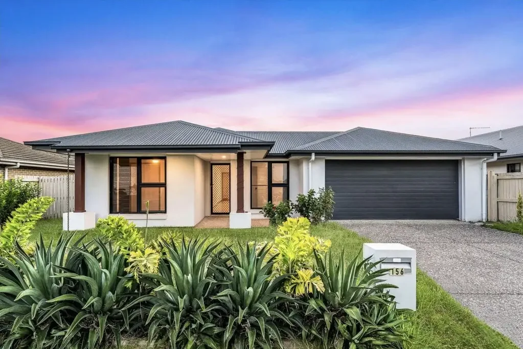 Redbank Plains 4Zimmer Modern Family Living in a Prime Redbank Plains Location!