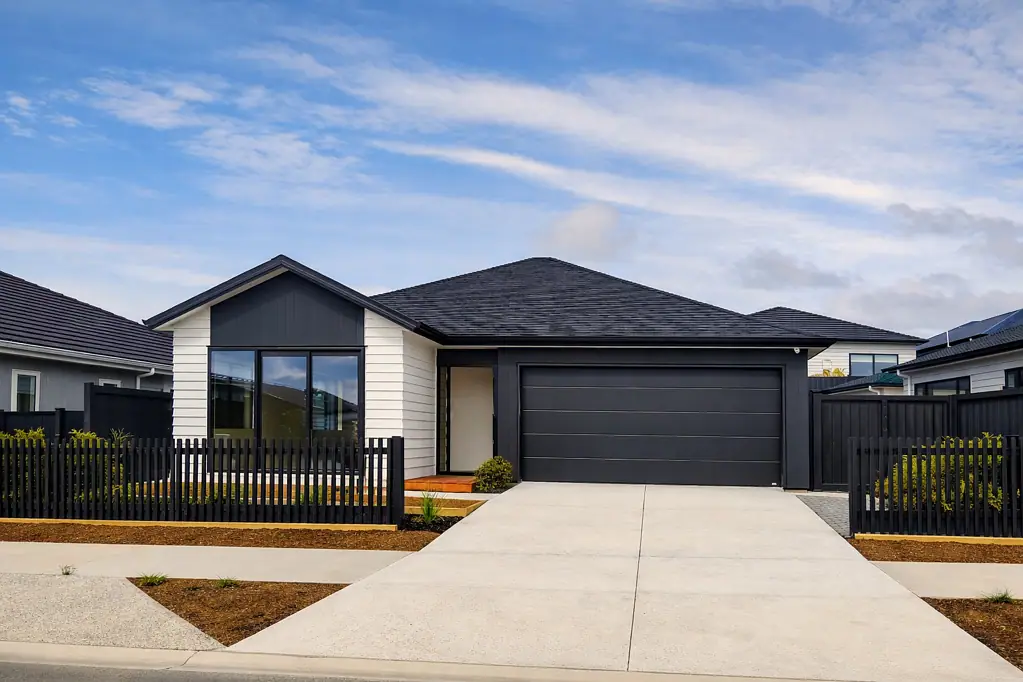 Milldale 4ห้องนอน Contemporary Single-Level Home