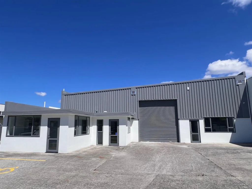 Avondale SUPERIOR INDUSTRIAL IN PRIME AVONDALE LOCATION