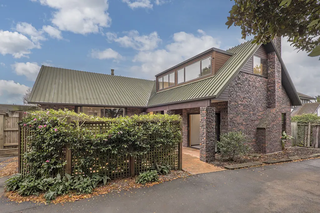 Fendalton 5房  Superb location - living large