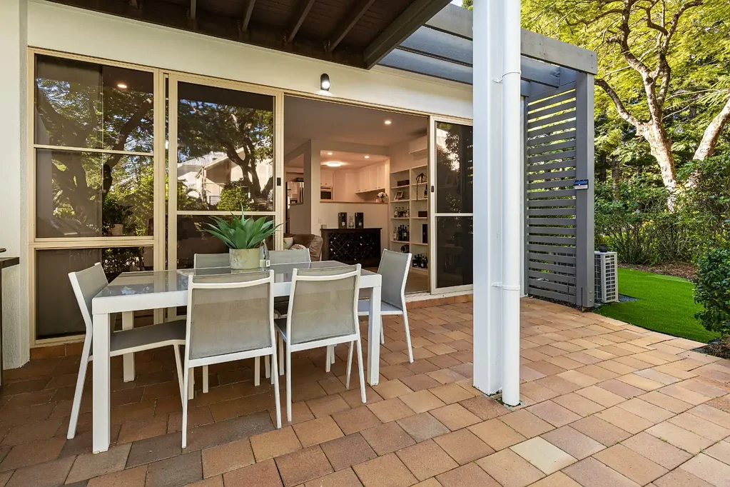 Benowa 2ਬੈੱਡਰੂਮ More Than a Villa – 216sqm of Luxury Royal Pines Living - Tranquil and Secure