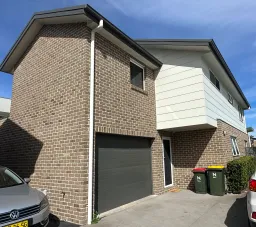 UNIT 3 3 COURT ST, Adamstown