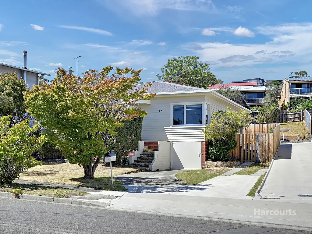 23 Beach Road, Lindisfarne, TAS 7015