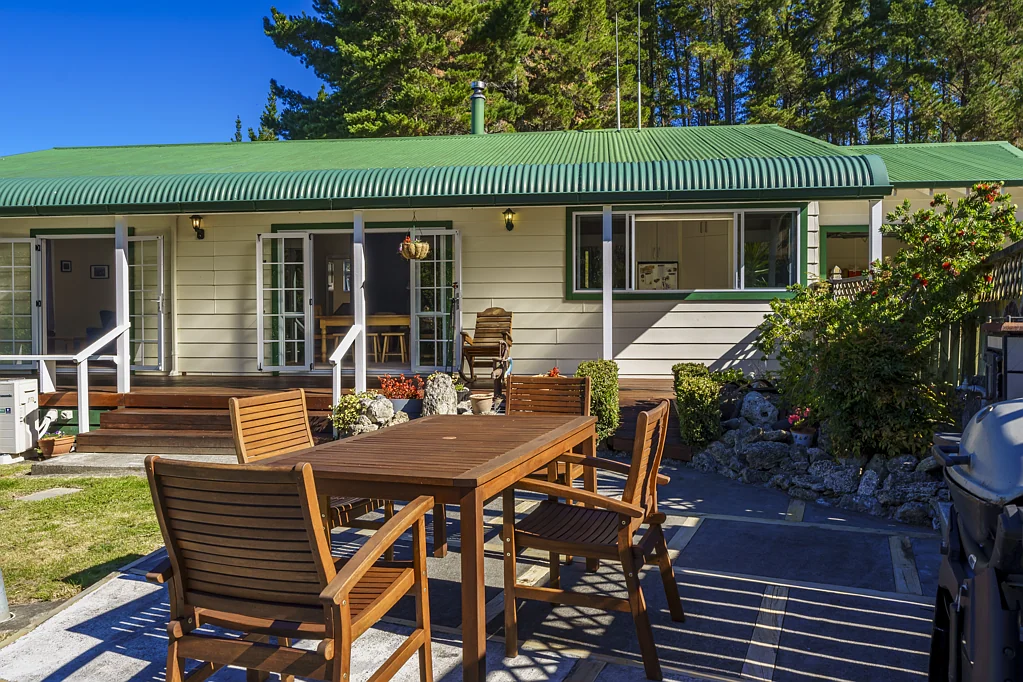 Puketapu 3બેડરૂમ Owners have found next home - must sell!