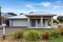 10 Waterlily, Murray Bridge