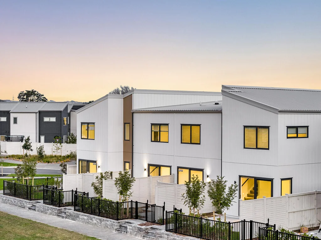 Conifer Grove 2બેડરૂમ 2-Bed Terrace + Courtyard - Only $699K