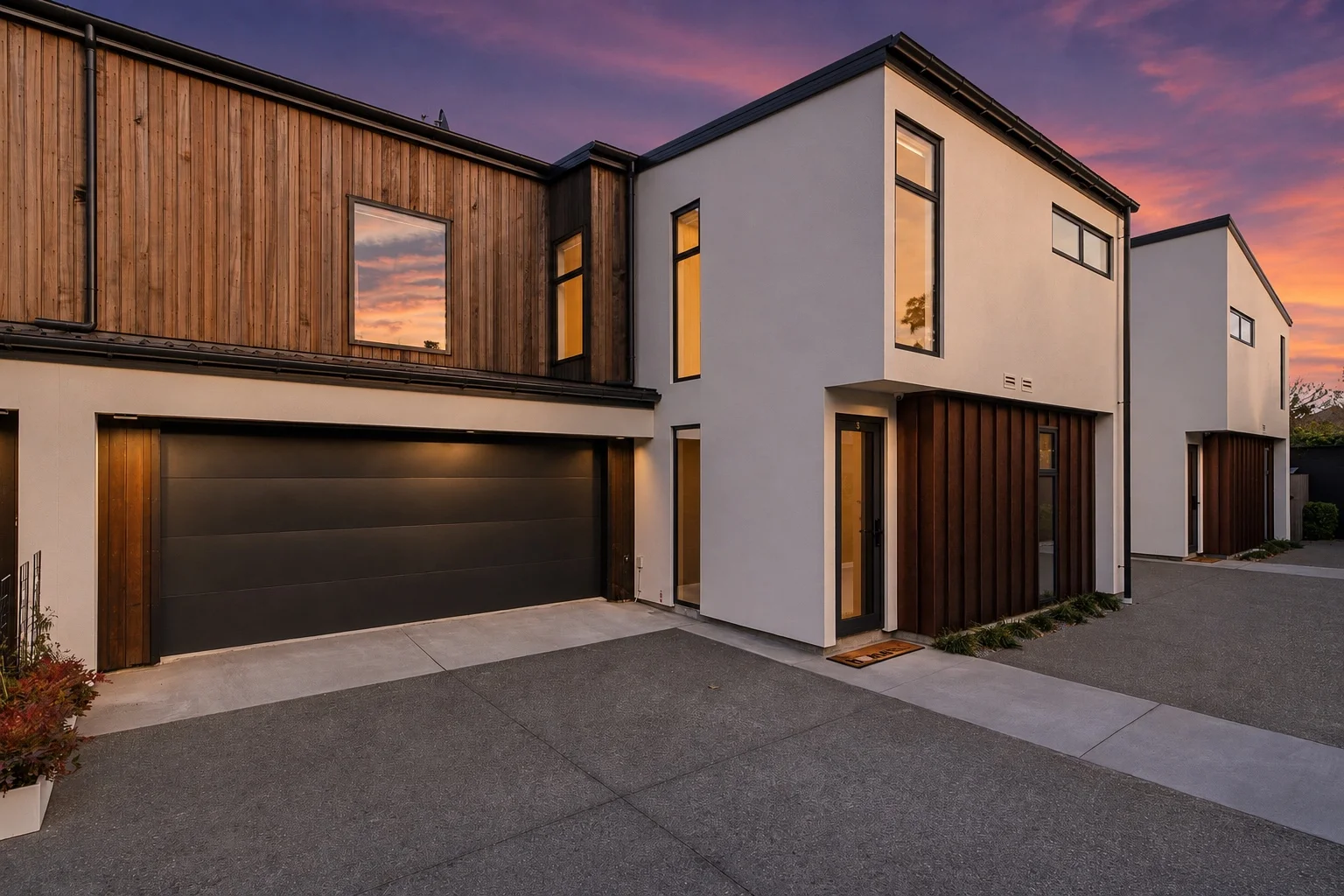 Merivale 3 Slaapkamer Big on Size, Big on Spec - CGHS/CBHS Zone