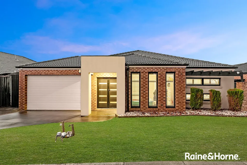 16 Corrigans Road, Cranbourne East, VIC 3977