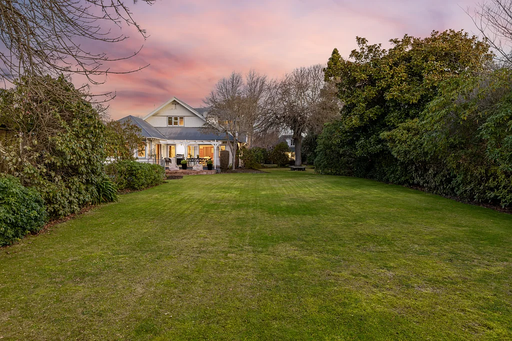 Fendalton 4房  Premium Potential: 'As Is, Where Is' on 1,918 sqm