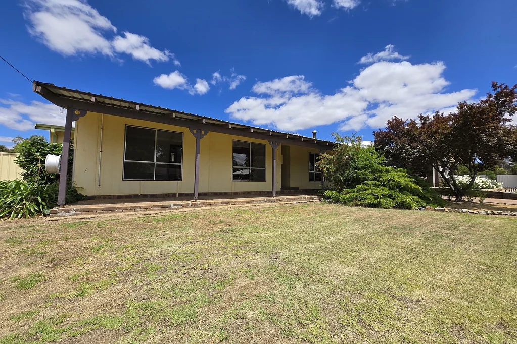 13 Gordon Street, Wagin, WA 6315