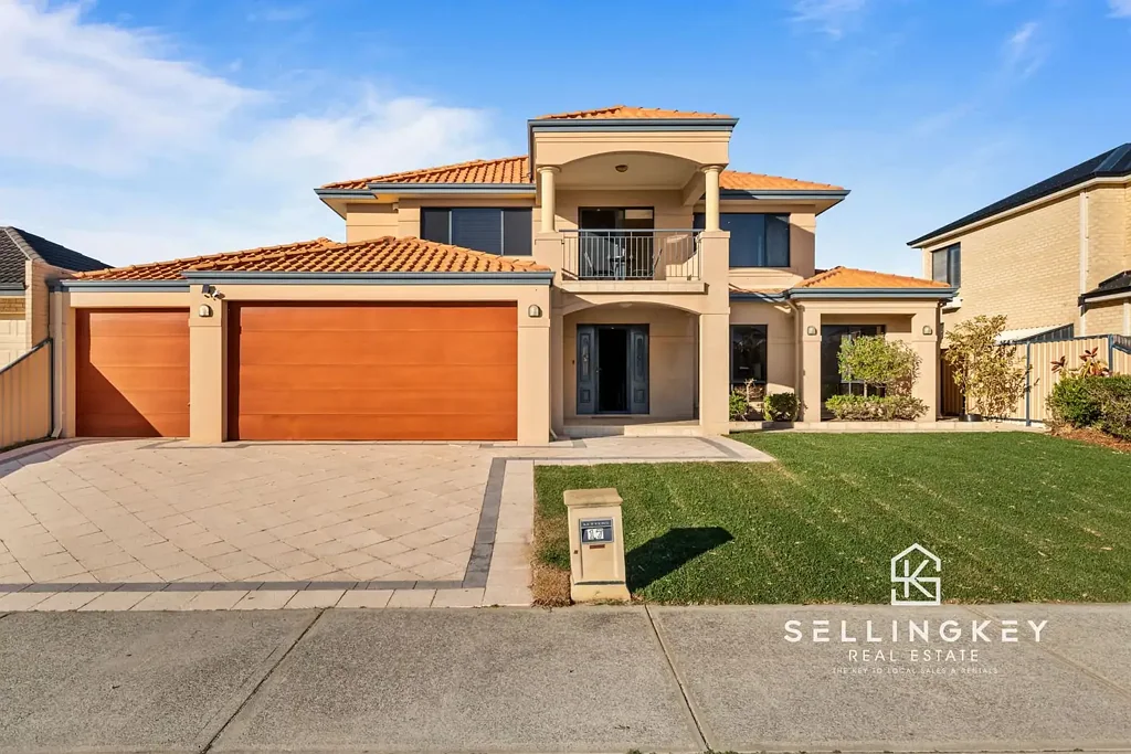 Secret Harbour 4Kwarto SellingKey Real Estate presents 17 Lowlands Crescent, Secret Harbour!