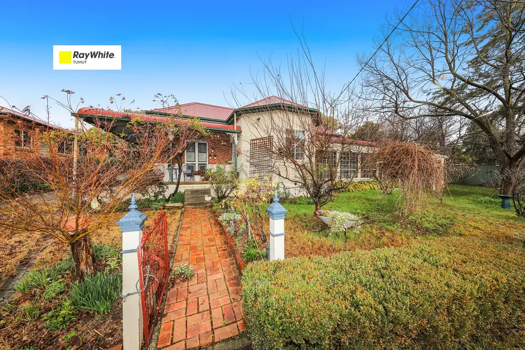 34 Adelong Road, Tumut, NSW 2720