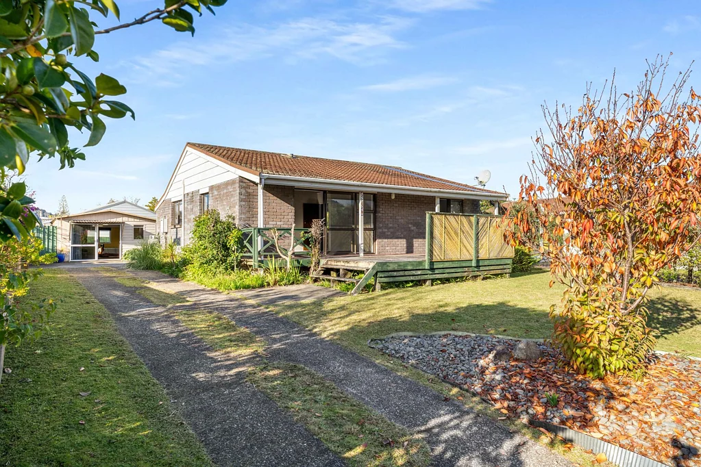 Whangamata 2房  Packed with potential in prime cul-de-sac