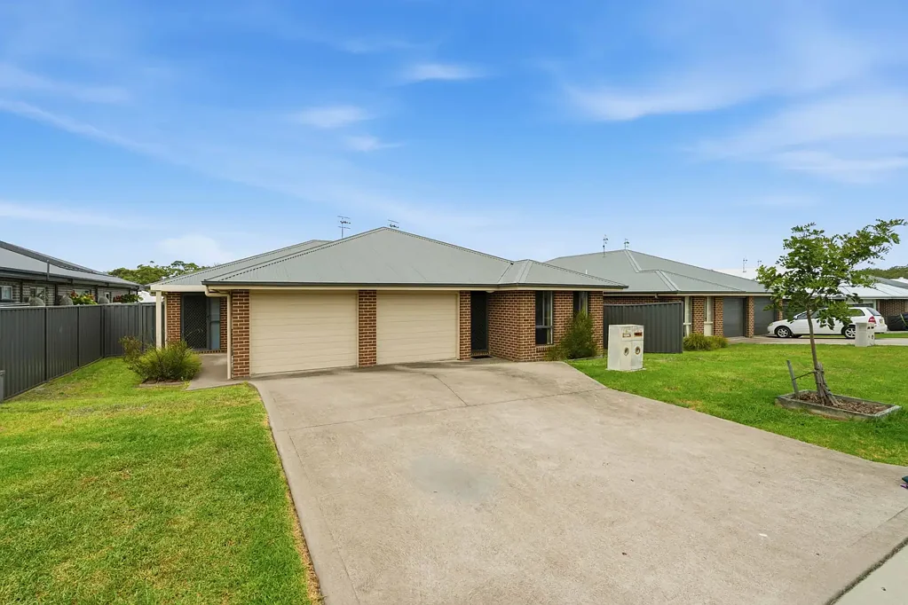 9 & 9A Hastings Parade, Sussex Inlet, NSW 2540