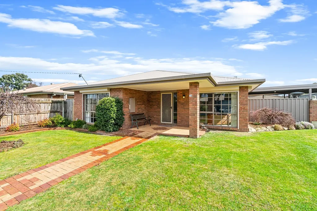 16 Rhodes Court, Glengarry, VIC 3854