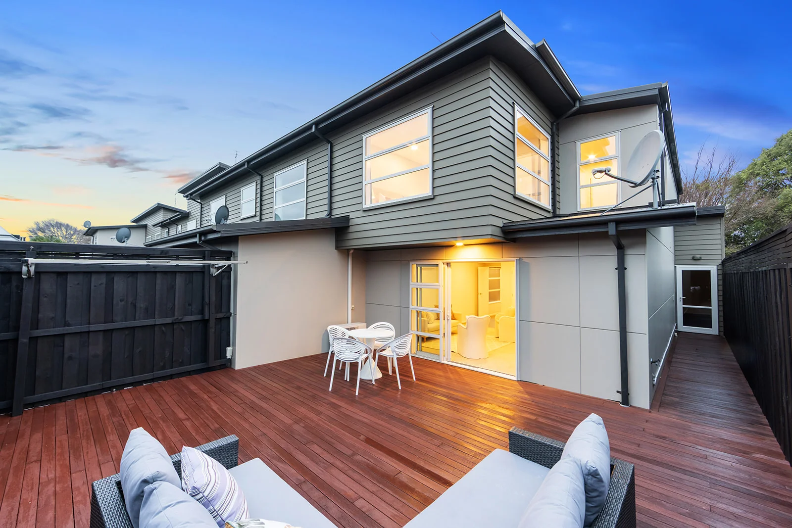 Phillipstown 3chambre Stylish City-Fringe With Double Garage!