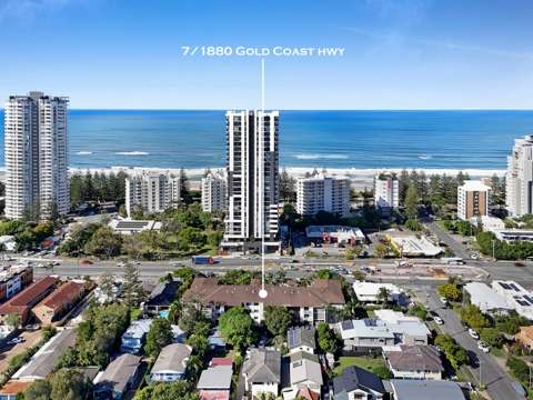 Burleigh Heads 2 Bedroom Ground Floor Gem in Heart of Burleigh Heads!