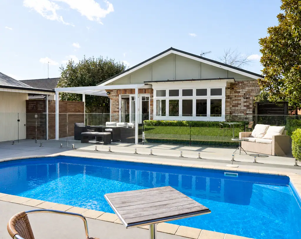 Fairfield 5chambre Owners Beach Bound - Poolside Living Must Be Sold!