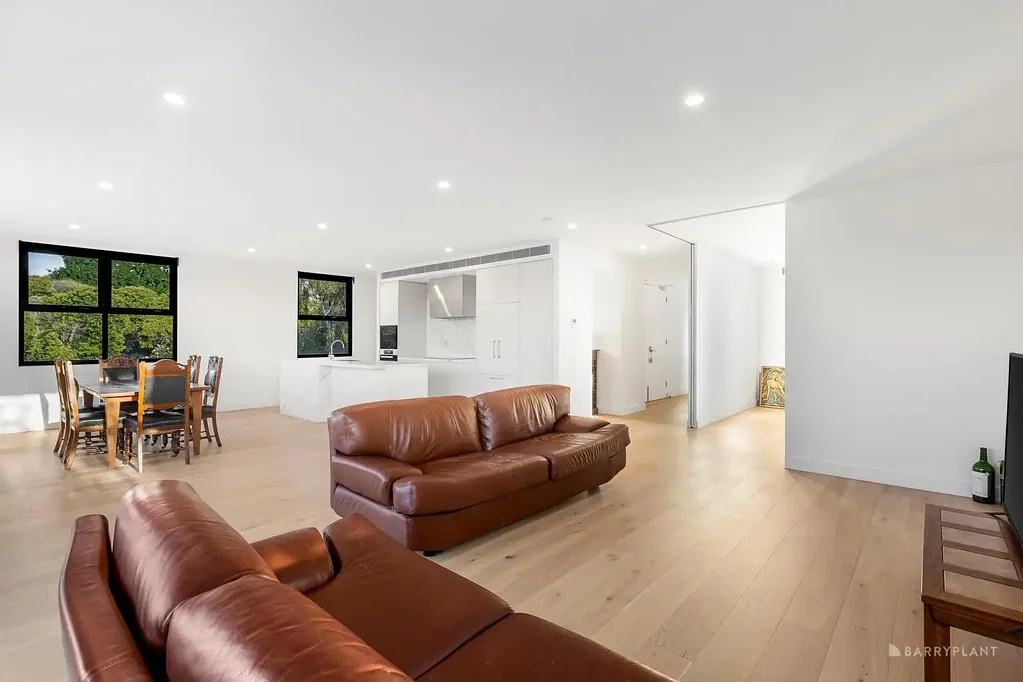 Kew 4Moenga Five Star Luxury Penthouse in a Lifestyle Location