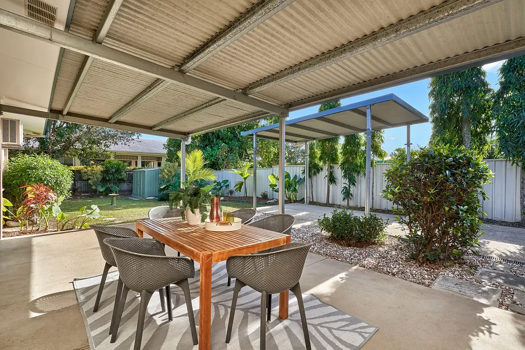 2/16 Smart Street, Mooroobool, QLD 4870