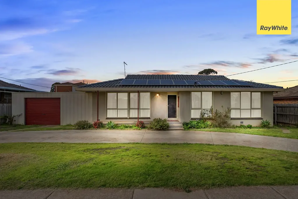 Melton South 3कमरा Spacious Family Living with Multiple Living Zones & Great Outdoor Entertaining