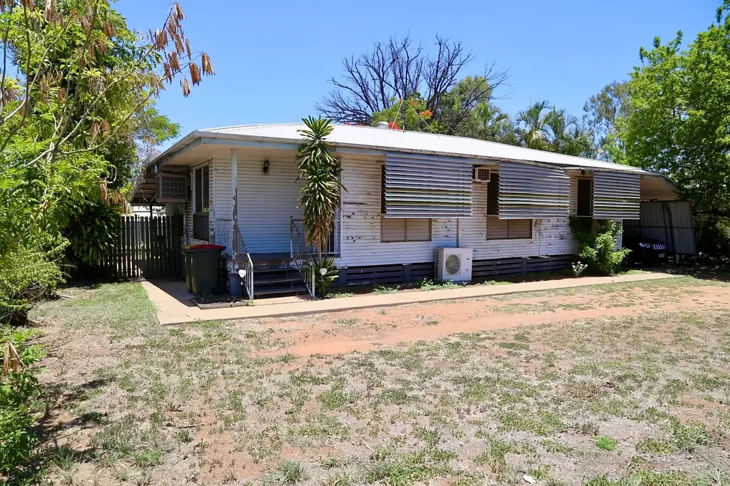 Moranbah 3房  RIGHT IN THE CENTRE OF TOWN! THE ULTIMATE OPPORTUNITY!!!
