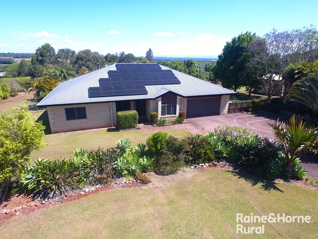 Kingaroy 4कमरा Modern Comfort Meets Rural Lifestyle - Perfect Family Home